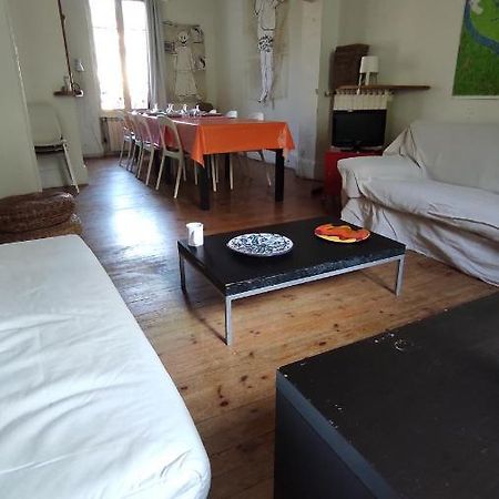 Grande Maison Ancienne Simple Et Spacieuse. Vichy Eksteriør bilde