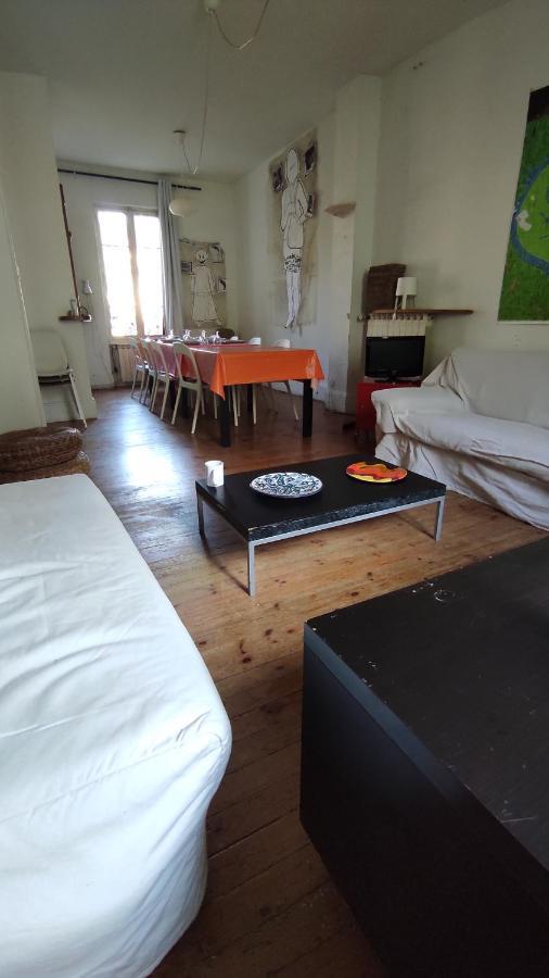 Grande Maison Ancienne Simple Et Spacieuse. Vichy Eksteriør bilde