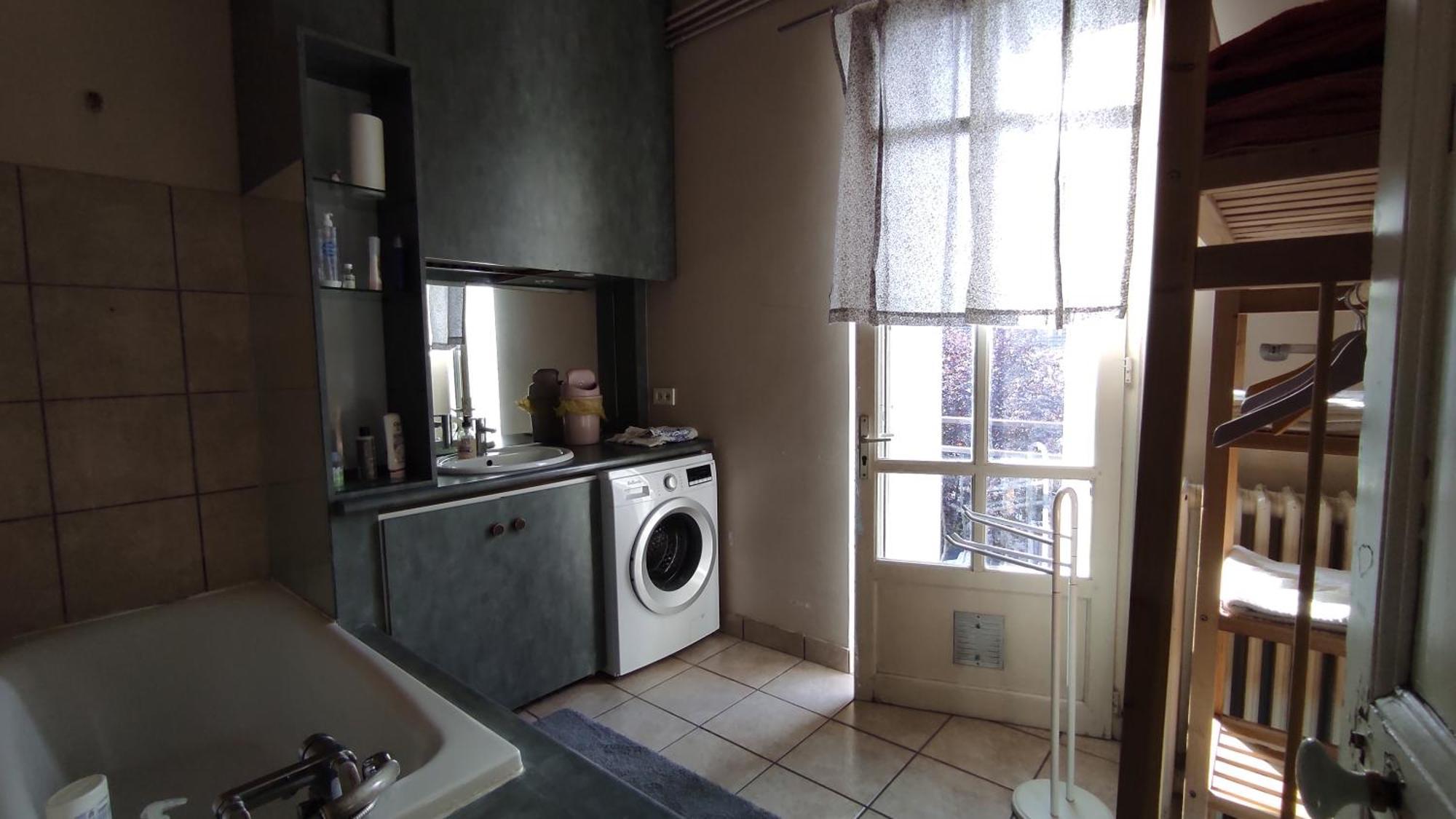 Grande Maison Ancienne Simple Et Spacieuse. Vichy Eksteriør bilde