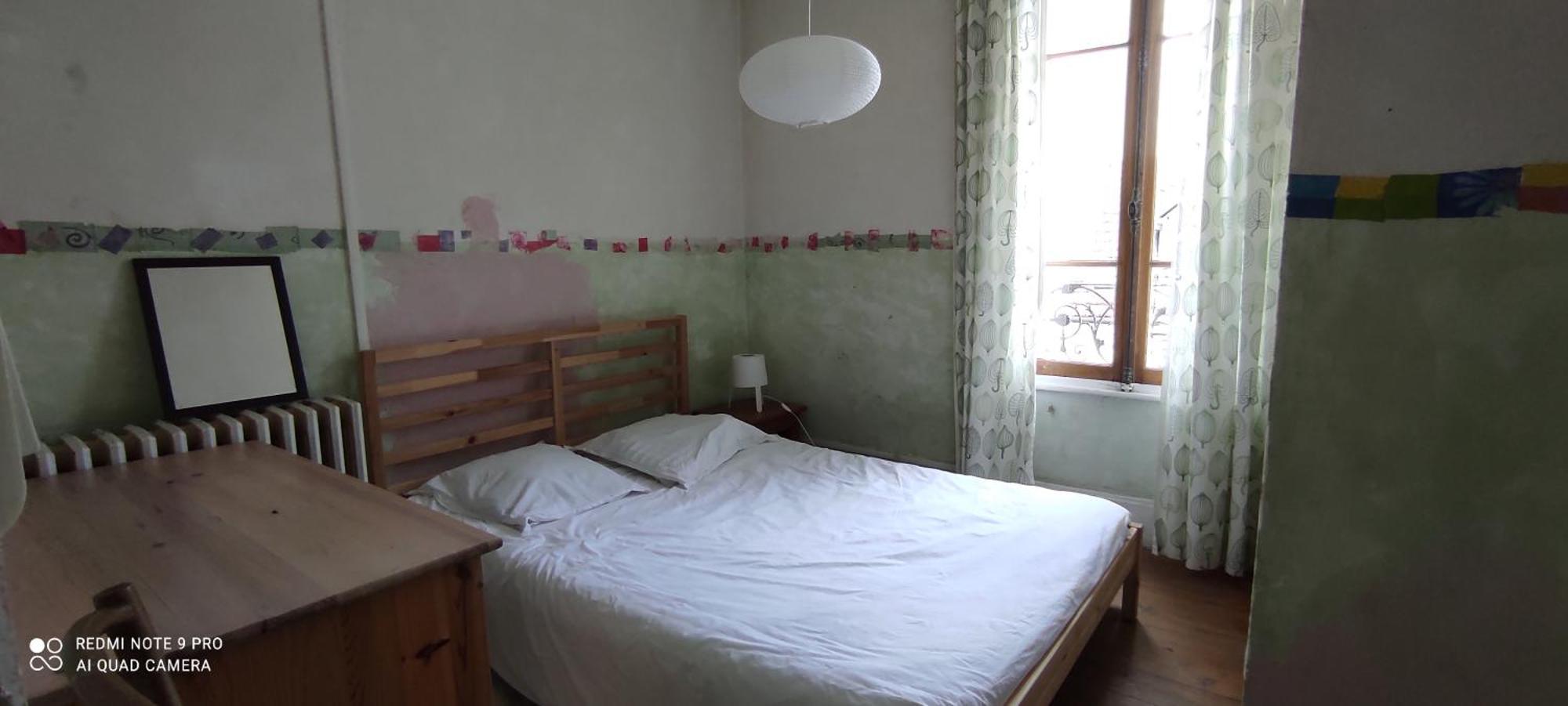 Grande Maison Ancienne Simple Et Spacieuse. Vichy Eksteriør bilde